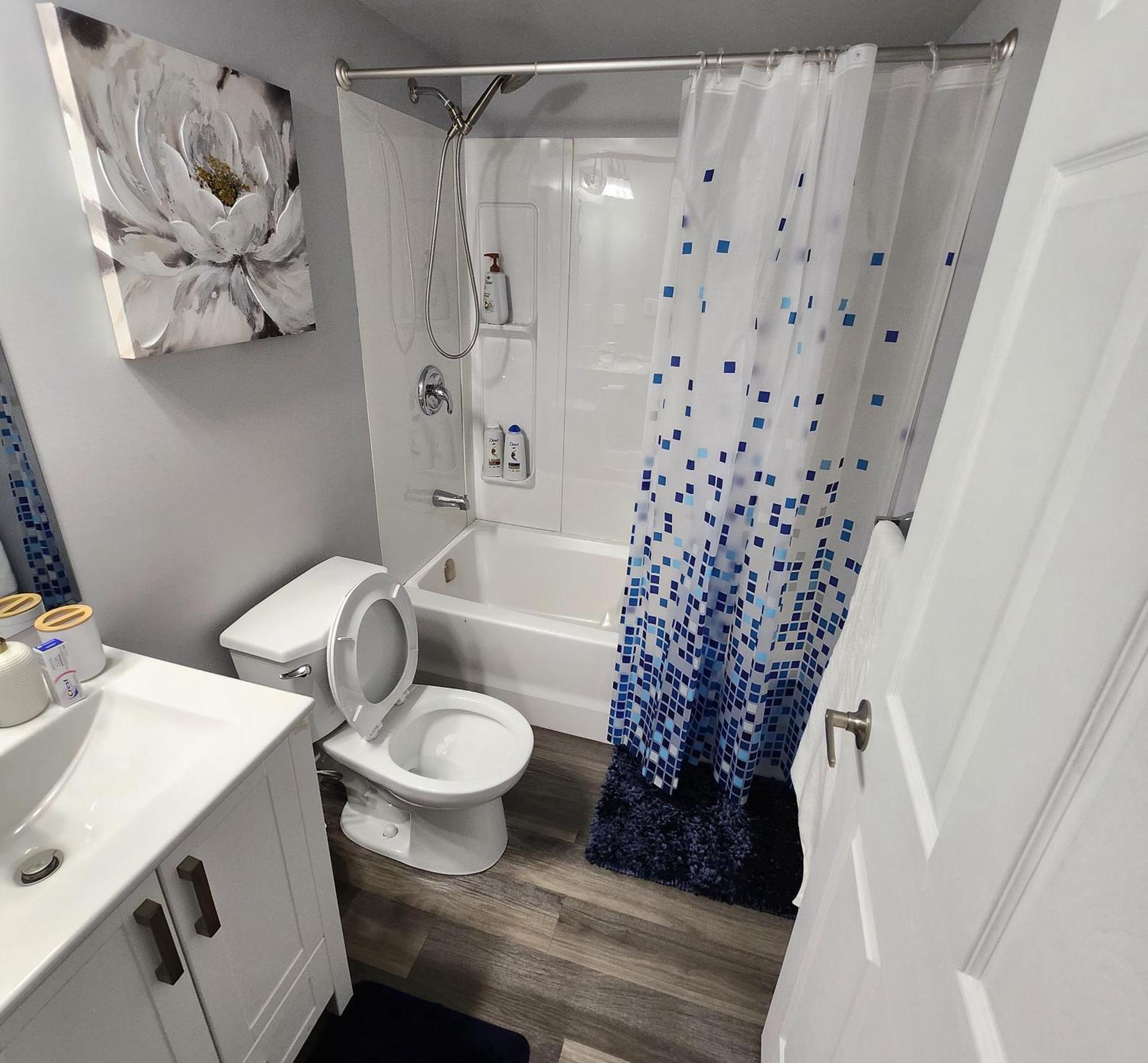 Entire Basement Suite With Private Entrance Winnipeg Exterior photo