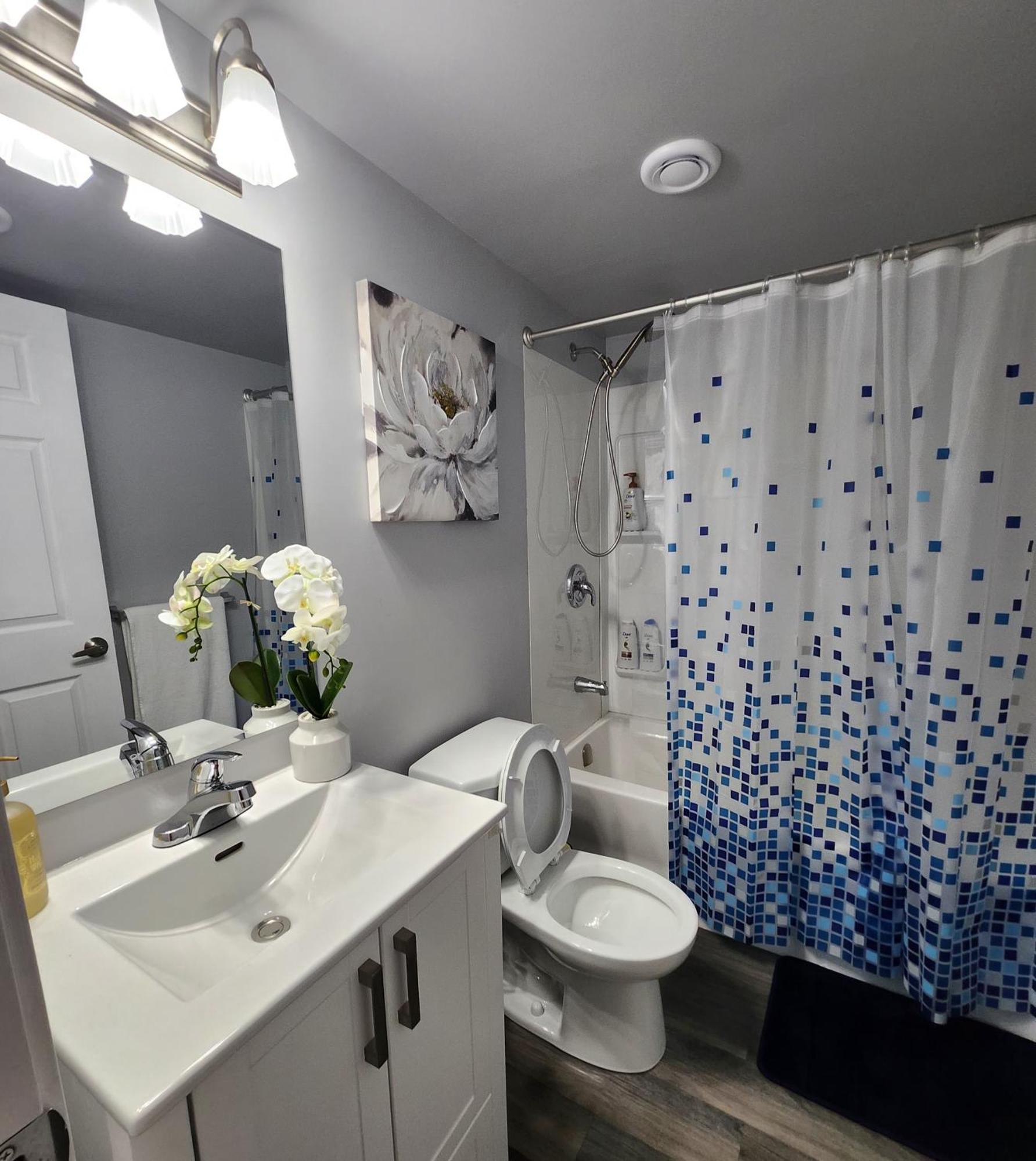 Entire Basement Suite With Private Entrance Winnipeg Exterior photo